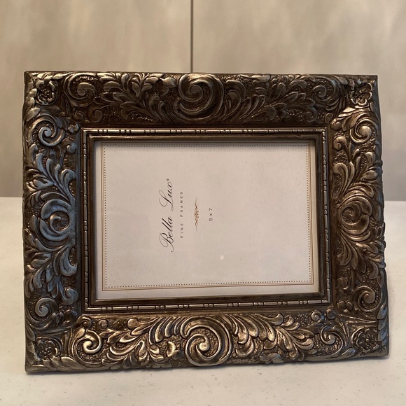 Bella Lux - Grayish-Black Picture Frame with Silver Metallic Detail - Picture 5 of 8